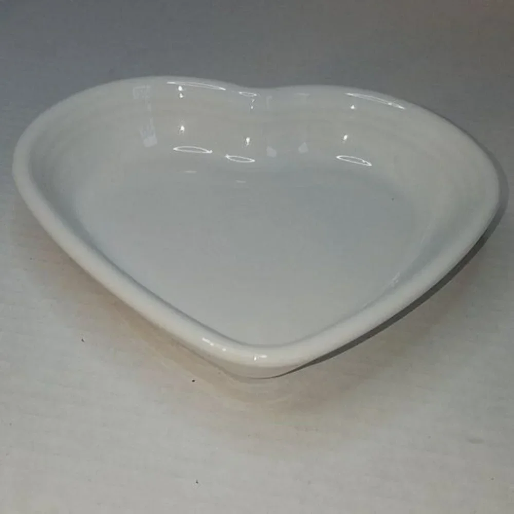 Fiesta CERAMIC 19 OZ Medium Heart Bowl Dish White CONTAINER Fiestaware